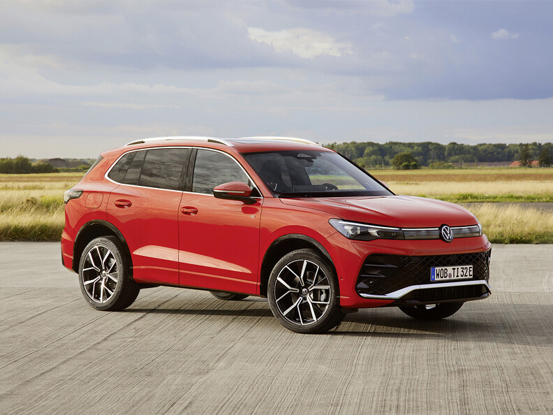 DB2023AU01068_large copia.jpg