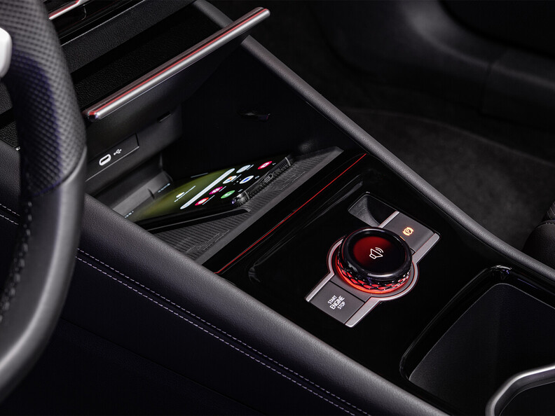 DB2023AU01083_large copia.jpg